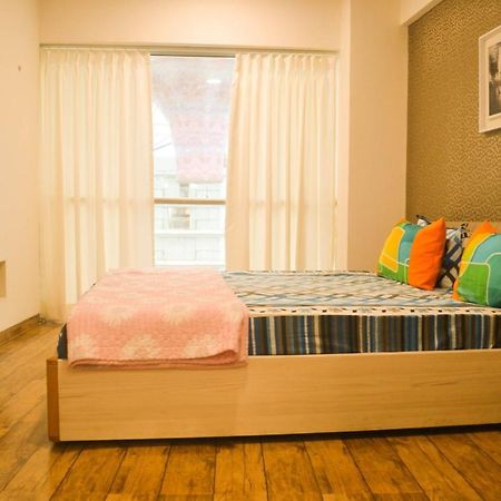 7 Star Weekend Studio At Rajhans Belliza By Global Hospitality Surat Ngoại thất bức ảnh